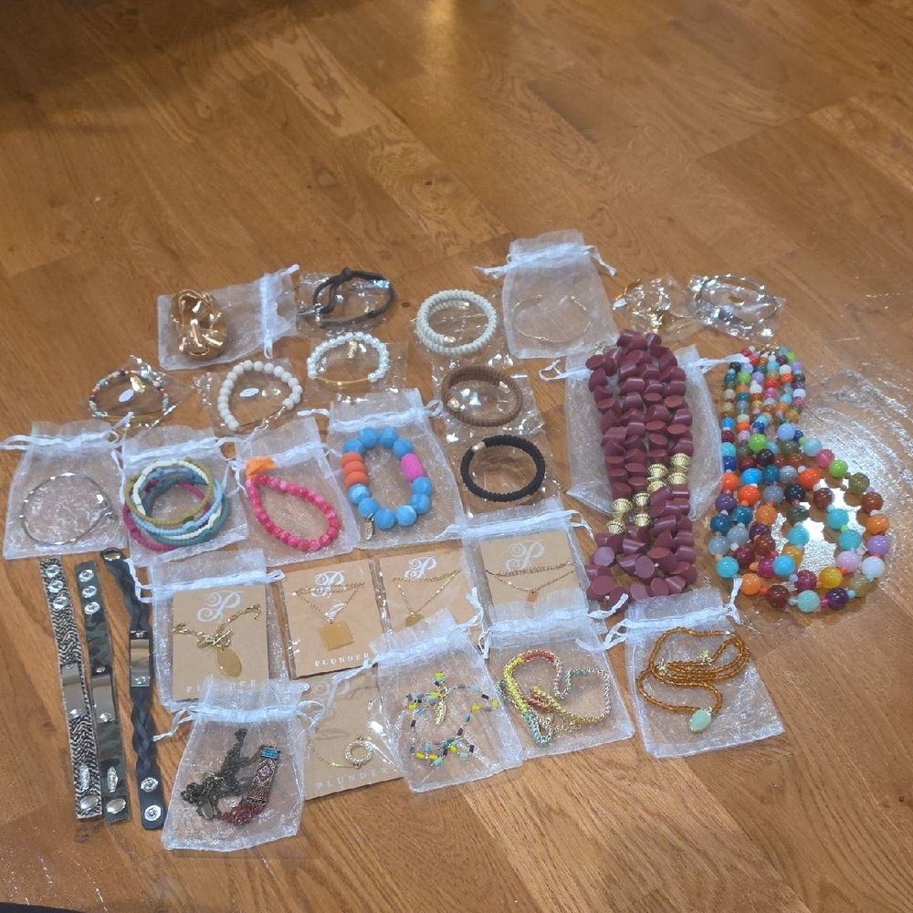 81 Pieces Of Plunder Multicolor Beaded and Metal Jewelry Collection + Free Gift